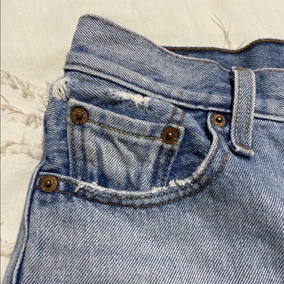 Levi’s 501 Light Wash Denim Shorts Women’s Size 26 - Picture 4 of 5